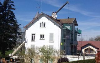 Maison en travaux de toiture